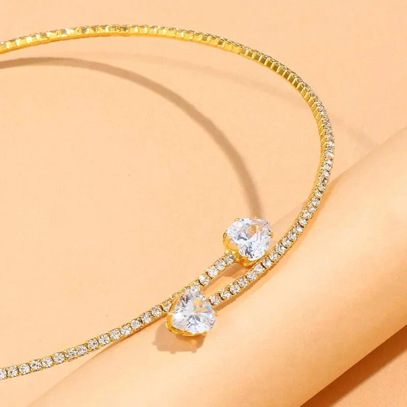 Modische Halskette mit Strass-Herz-Kragen für Frauen, einfache offene Halskette, Drehmomente, Schmuckzubehör