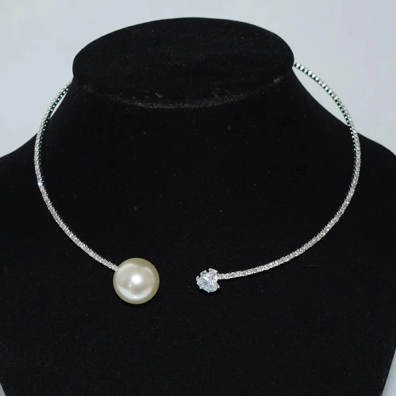 Modische Halskette mit Strass-Herz-Kragen für Frauen, einfache offene Halskette, Drehmomente, Schmuckzubehör