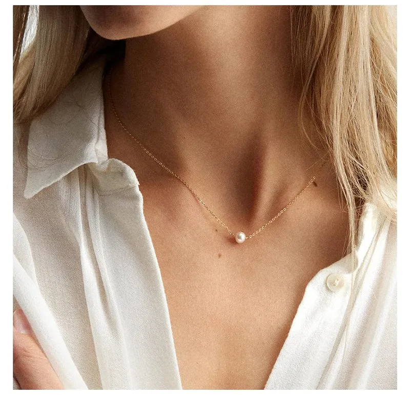 e-Manco Edelstahl-Halsband mit Perlenimitat für Damen, goldfarben, mehrlagige Halskette