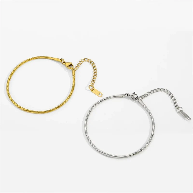 Herren Silberfarbenes Edelstahl-Armband mit Schlangenknochenkette, schlichtes, dünnes Kettenarmband für Damen, modischer Herren-Straßenschmuck