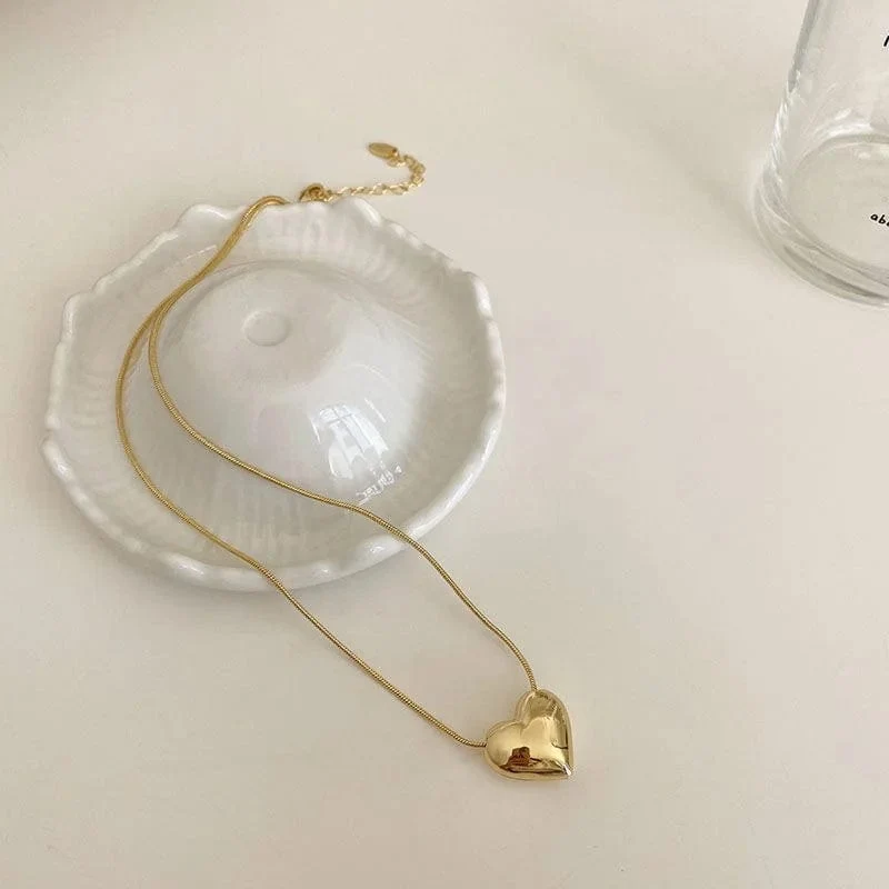 Vintage Liebe Herz Anhänger Halskette für Frauen Trend Ästhetischen Gold Farbe Metall Kette Kragen Choker Party Schmuck Geburtstag Geschenke