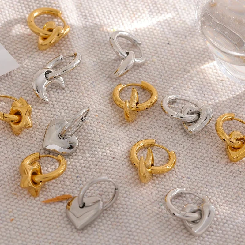 Yhpup Creolen mit Stern-/Mond-/Herz-Anhänger, 18 Karat vergoldet, trendiger, wasserdichter Edelstahl, modischer Charm-Schmuck