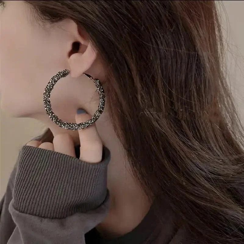 Neue Mode Einfache Trend Runde Schwarz Strass Hoop Ohrringe Geometrische Ohrringe Frauen Elegante Exquisite Schmuck Geschenke Großhandel