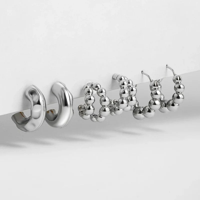 3 Paar/Set zierliche goldfarbene geometrische Kreis-Kleine Creolen für Frauen Statement-Perlen Twist Huggie Ohrring Modeschmuck