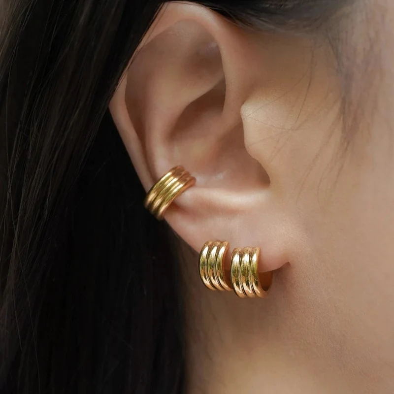 3 Paar/Set zierliche goldfarbene geometrische Kreis-Kleine Creolen für Frauen Statement-Perlen Twist Huggie Ohrring Modeschmuck