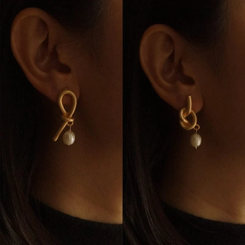 3 Paar/Set zierliche goldfarbene geometrische Kreis-Kleine Creolen für Frauen Statement-Perlen Twist Huggie Ohrring Modeschmuck