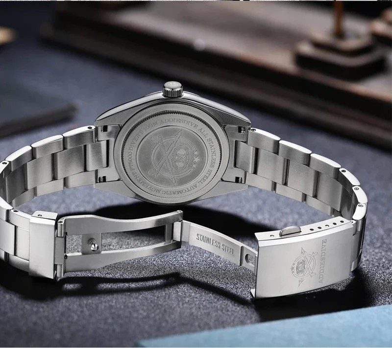 ADDIESDIVE Herrenuhr mit sandfarbenem Zifferblatt, 36 mm, Quarzuhr, 100 m wasserdicht, 316L Edelstahl, AR-beschichtetes Kuppelglas, Armbanduhr für Männer