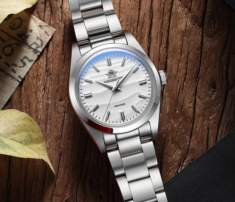 ADDIESDIVE Herrenuhr mit sandfarbenem Zifferblatt, 36 mm, Quarzuhr, 100 m wasserdicht, 316L Edelstahl, AR-beschichtetes Kuppelglas, Armbanduhr für Männer