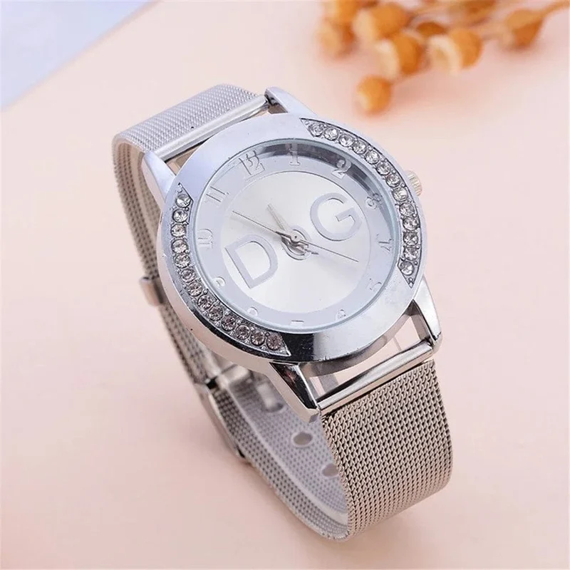 Luxus Marke frauen uhren Mit Diamanten Einfache Digitale Design Damen Quarzuhr Casual Gold Mesh Gürtel Frauen Uhr Strap