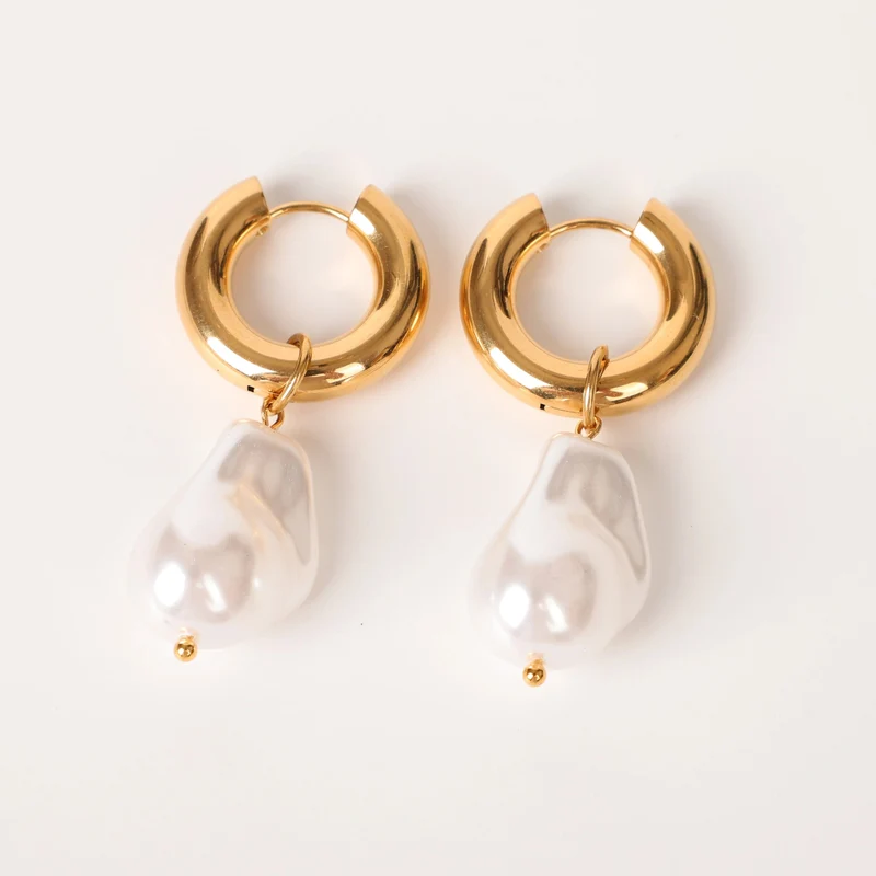 LAVK Creolen Wassertropfen Barock Imitation Perle Edelstahl Goldene Kreisförmige Ohrringe Damen Vintage Schmuck