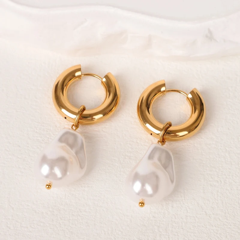 LAVK Creolen Wassertropfen Barock Imitation Perle Edelstahl Goldene Kreisförmige Ohrringe Damen Vintage Schmuck