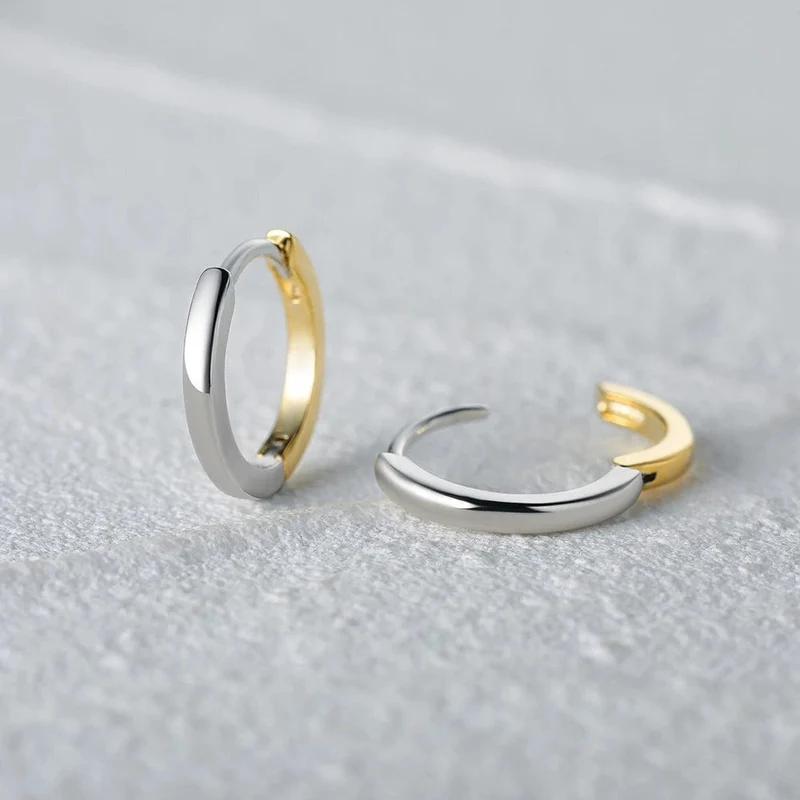 CANNER Creolen aus 925er Sterlingsilber, glänzend, goldfarben, winzige Knorpelpiercings, kleine Huggie-Ohrringe, edles Schmuckzubehör