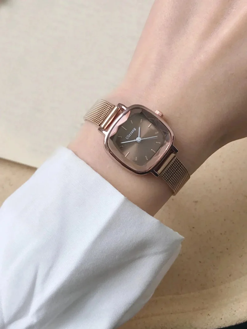 Modische Damen-Armbanduhr mit kleinem Zifferblatt und Quarzwerk