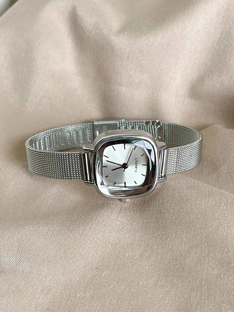 Modische Damen-Armbanduhr mit kleinem Zifferblatt und Quarzwerk