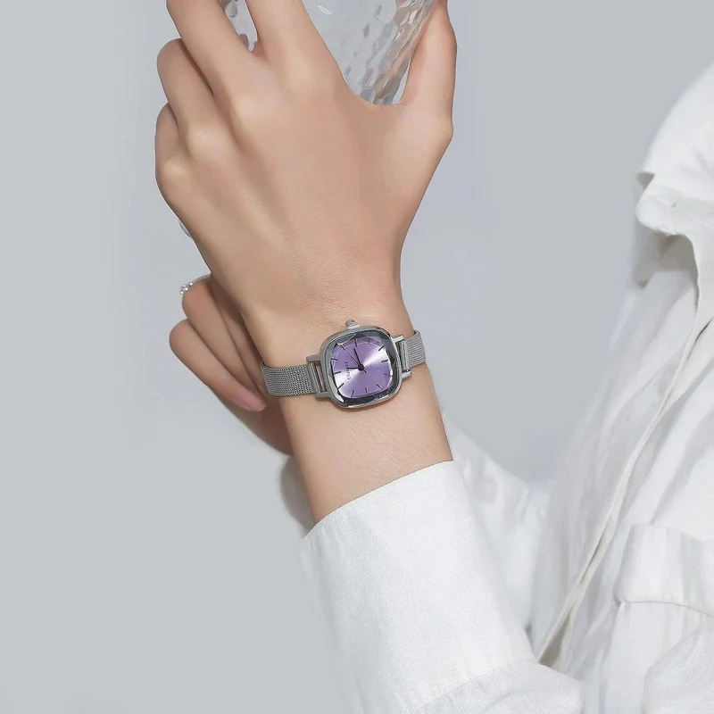 Modische Damen-Armbanduhr mit kleinem Zifferblatt und Quarzwerk