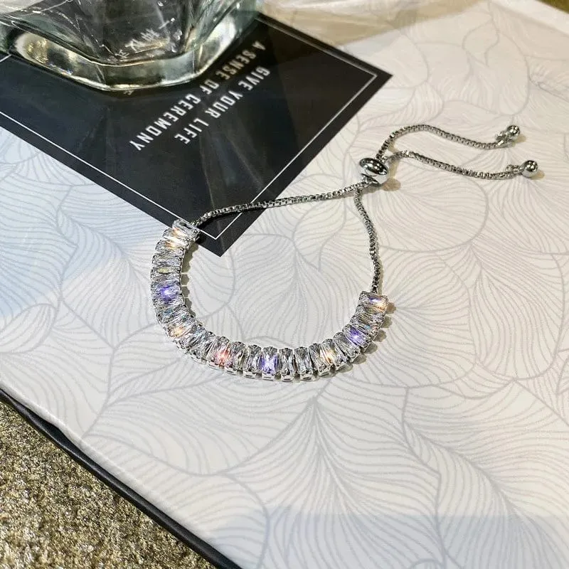 Voller Strasssteine, verstellbares 18 Karat vergoldetes Edelstahlarmband für Frauen 2022, neuer trendiger quadratischer Zirkon-Armbandschmuck