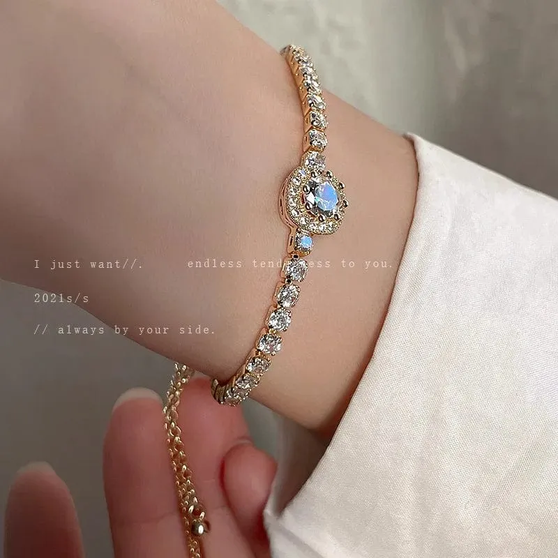 Voller Strasssteine, verstellbares 18 Karat vergoldetes Edelstahlarmband für Frauen 2022, neuer trendiger quadratischer Zirkon-Armbandschmuck