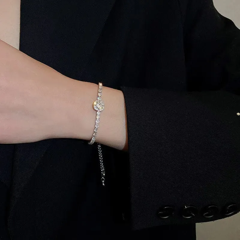 Voller Strasssteine, verstellbares 18 Karat vergoldetes Edelstahlarmband für Frauen 2022, neuer trendiger quadratischer Zirkon-Armbandschmuck