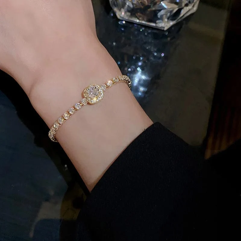 Voller Strasssteine, verstellbares 18 Karat vergoldetes Edelstahlarmband für Frauen 2022, neuer trendiger quadratischer Zirkon-Armbandschmuck
