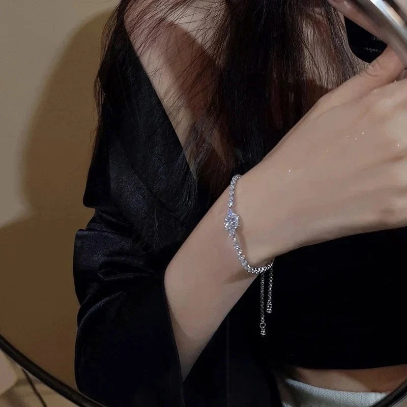 Voller Strasssteine, verstellbares 18 Karat vergoldetes Edelstahlarmband für Frauen 2022, neuer trendiger quadratischer Zirkon-Armbandschmuck
