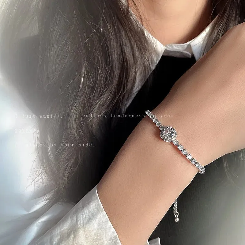 Voller Strasssteine, verstellbares 18 Karat vergoldetes Edelstahlarmband für Frauen 2022, neuer trendiger quadratischer Zirkon-Armbandschmuck