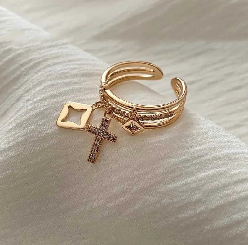 2024 Neu Edelstahl 18 K vergoldet Sonnenringe für Frauen Naturstein eingelegt in hohlen Metalltexturring Trendy Schmuck
