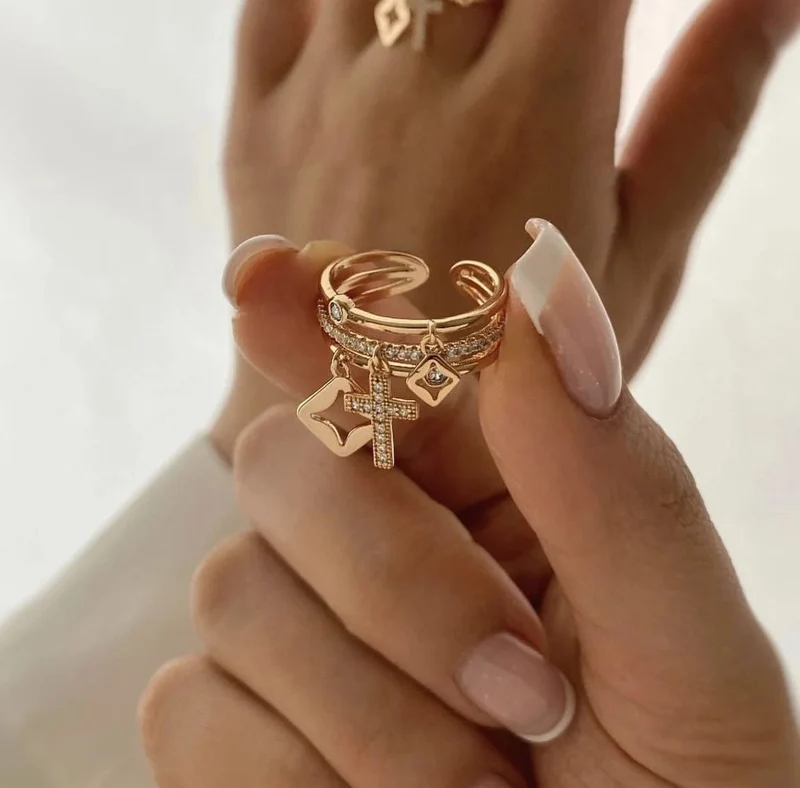 2024 Neu Edelstahl 18 K vergoldet Sonnenringe für Frauen Naturstein eingelegt in hohlen Metalltexturring Trendy Schmuck