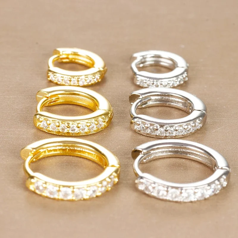 3er-Set schlichte, kleine Creolen aus Edelstahl mit Kristallen, zierlich, goldfarben, für Knorpelpiercings, minimalistischer Schmuck