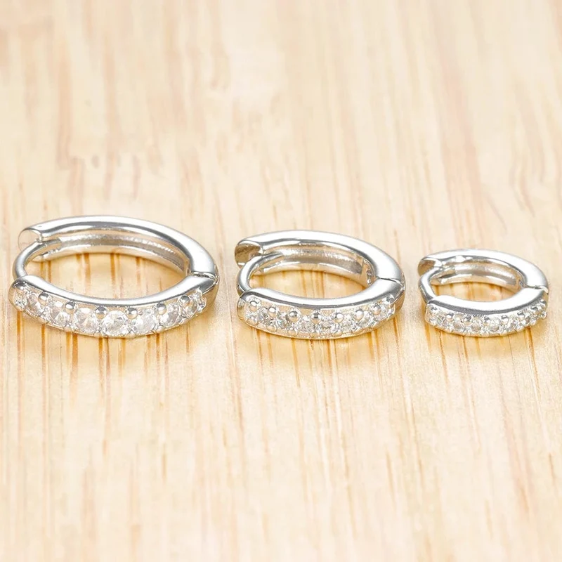 3er-Set schlichte, kleine Creolen aus Edelstahl mit Kristallen, zierlich, goldfarben, für Knorpelpiercings, minimalistischer Schmuck
