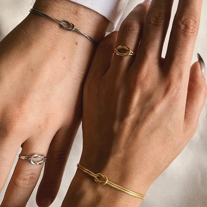 Liebesknoten-Paararmbänder, 14 Karat echt vergoldete Edelstahlarmbänder für Frauen, verstellbare Geschenke für Paare, zierliche Mode