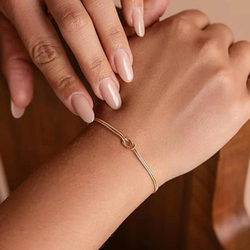 Liebesknoten-Paararmbänder, 14 Karat echt vergoldete Edelstahlarmbänder für Frauen, verstellbare Geschenke für Paare, zierliche Mode