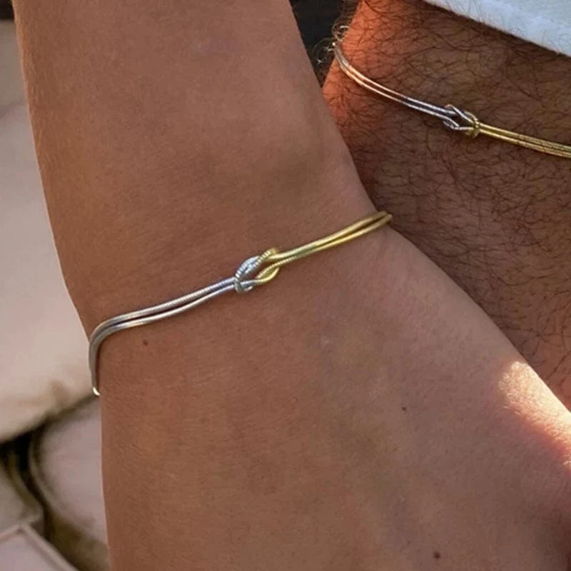 Liebesknoten-Paararmbänder, 14 Karat echt vergoldete Edelstahlarmbänder für Frauen, verstellbare Geschenke für Paare, zierliche Mode
