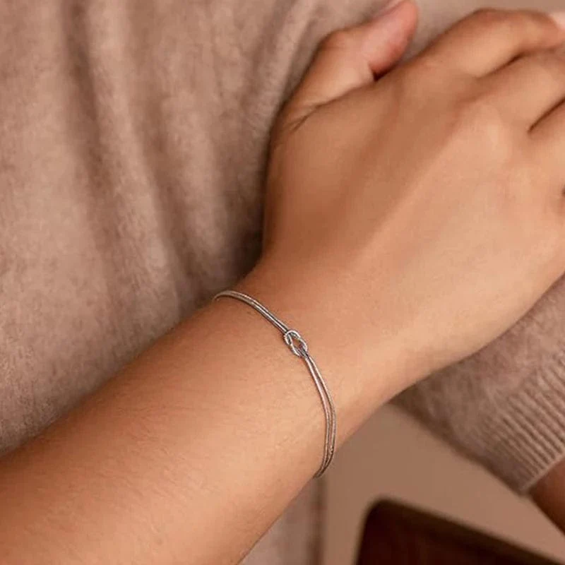 Liebesknoten-Paararmbänder, 14 Karat echt vergoldete Edelstahlarmbänder für Frauen, verstellbare Geschenke für Paare, zierliche Mode