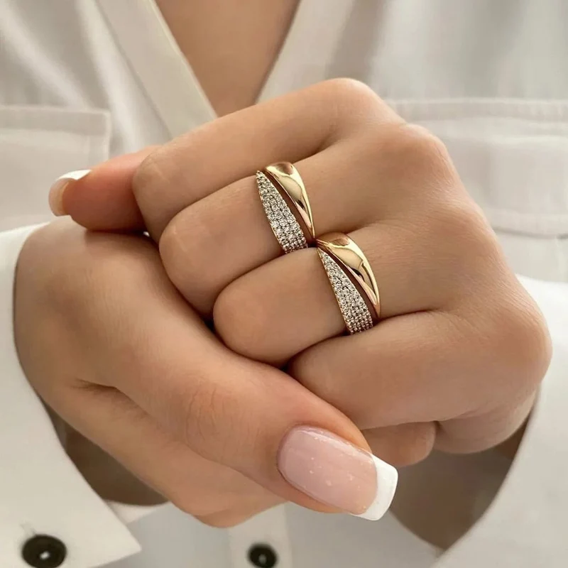 2024 Neu Edelstahl 18 K vergoldet Sonnenringe für Frauen Naturstein eingelegt in hohlen Metalltexturring Trendy Schmuck