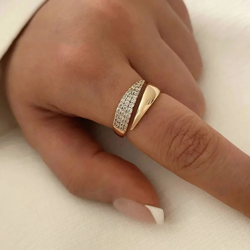 2024 Neu Edelstahl 18 K vergoldet Sonnenringe für Frauen Naturstein eingelegt in hohlen Metalltexturring Trendy Schmuck