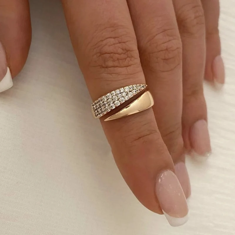 2024 Neu Edelstahl 18 K vergoldet Sonnenringe für Frauen Naturstein eingelegt in hohlen Metalltexturring Trendy Schmuck