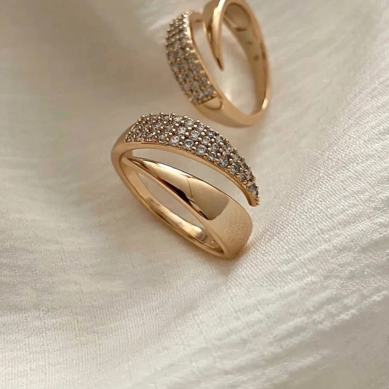 2024 Neu Edelstahl 18 K vergoldet Sonnenringe für Frauen Naturstein eingelegt in hohlen Metalltexturring Trendy Schmuck