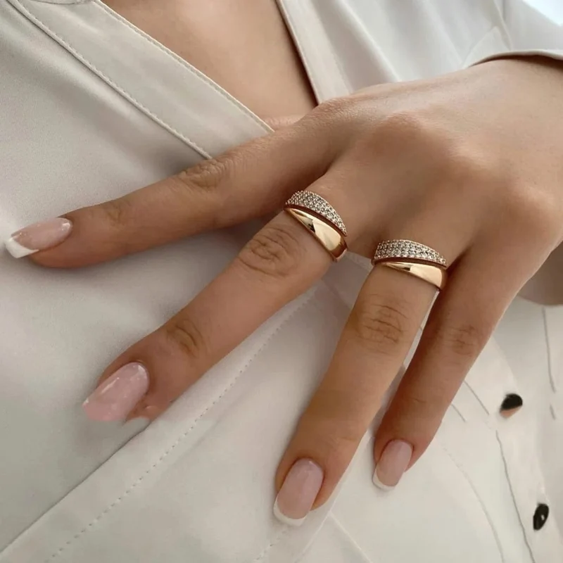 2024 Neu Edelstahl 18 K vergoldet Sonnenringe für Frauen Naturstein eingelegt in hohlen Metalltexturring Trendy Schmuck