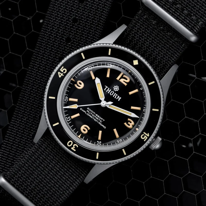 THORN 50-Fathoms Uhr Männer 40MM Vintage NH35 Bewegung Automatische K9 Mineral Kristall TR900 C3 Leuchtende Barracuda 200M Wasserdicht