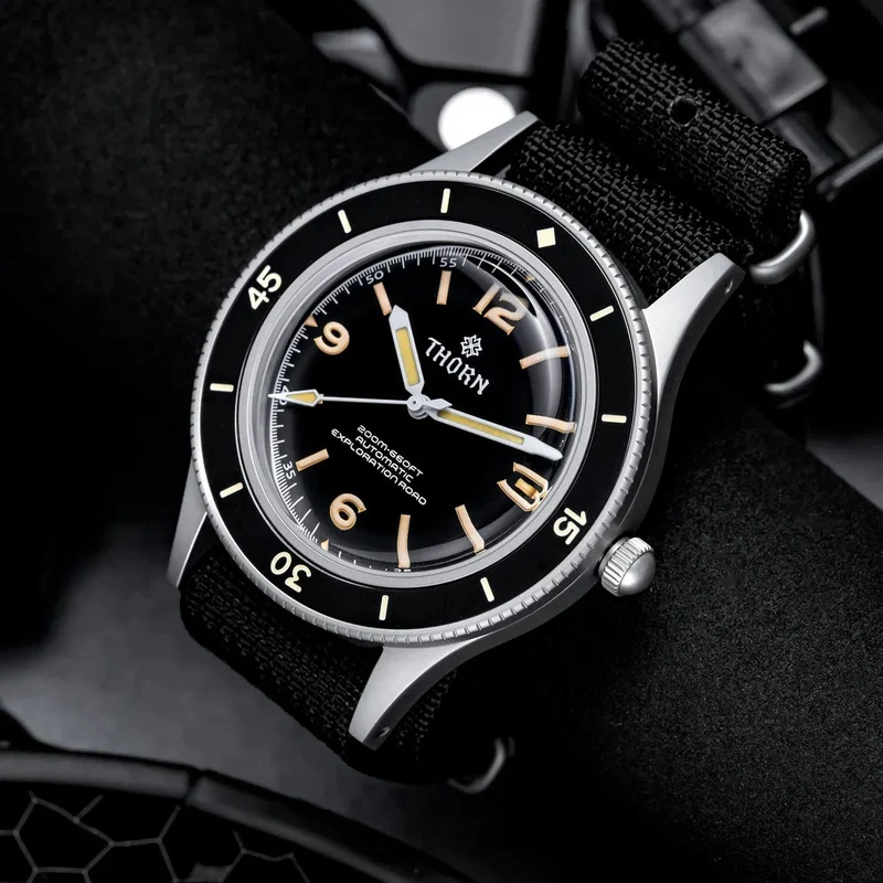 THORN 50-Fathoms Uhr Männer 40MM Vintage NH35 Bewegung Automatische K9 Mineral Kristall TR900 C3 Leuchtende Barracuda 200M Wasserdicht