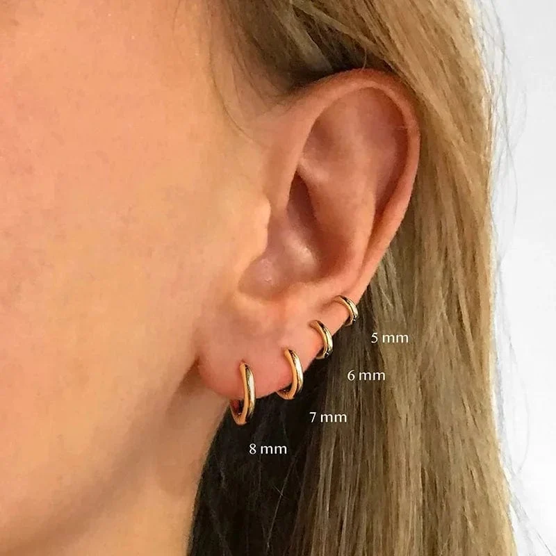 Einzelne minimale, goldfarbene, winzige Knorpel-Creolen, glänzende Ohrringe, Piercing-Accessoire, trendige kleine Huggie-Creolen für Frauen für Männer