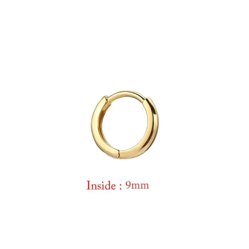 Einzelne minimale, goldfarbene, winzige Knorpel-Creolen, glänzende Ohrringe, Piercing-Accessoire, trendige kleine Huggie-Creolen für Frauen für Männer