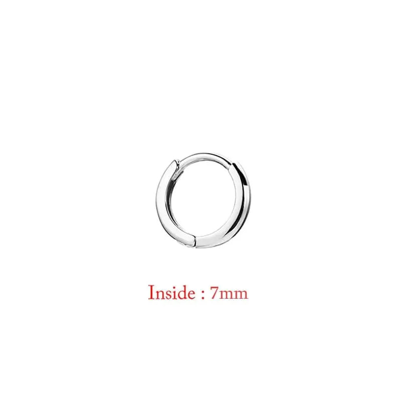 Einzelne minimale, goldfarbene, winzige Knorpel-Creolen, glänzende Ohrringe, Piercing-Accessoire, trendige kleine Huggie-Creolen für Frauen für Männer