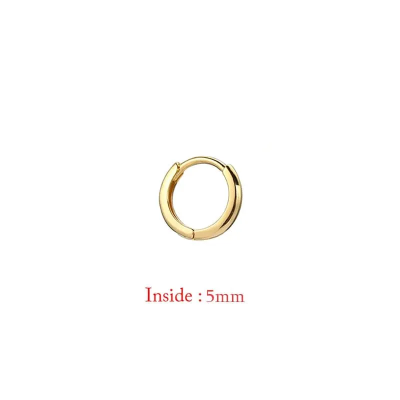 Einzelne minimale, goldfarbene, winzige Knorpel-Creolen, glänzende Ohrringe, Piercing-Accessoire, trendige kleine Huggie-Creolen für Frauen für Männer
