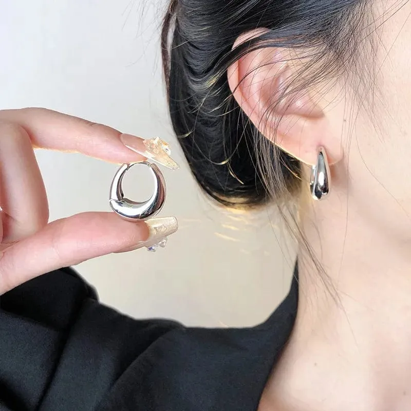 Modische, runde Creolen aus glattem Edelstahl für Damen und Mädchen – Statement-Ohrringe im Punk-Stil