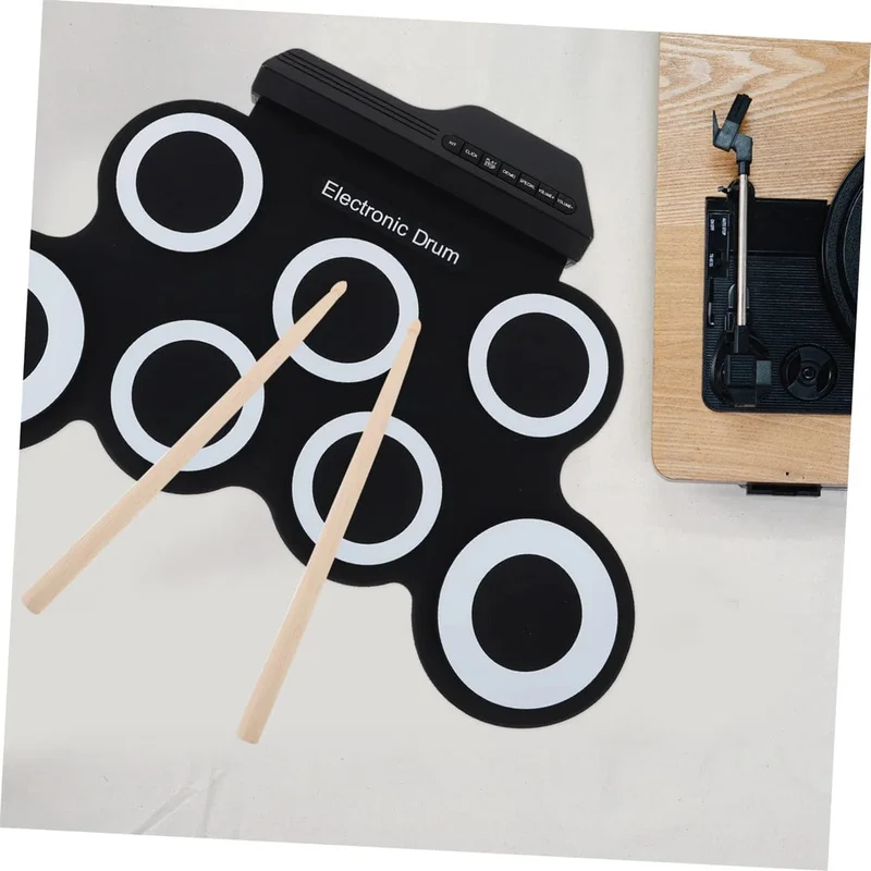 2022 Neues faltbares Silikon-Handroll-USB-Elektroniktrommel-Tragbares Übungstrommel-Pad-Kit mit Drumsticks-Sustain-Pedal