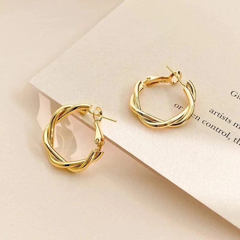 Neue Kreis Schnur Wendungen Hoop Ohrring für Frauen Einfache Temperament Übertreibung Gold Farbe Metall Ohr Schmuck Geschenk Aros