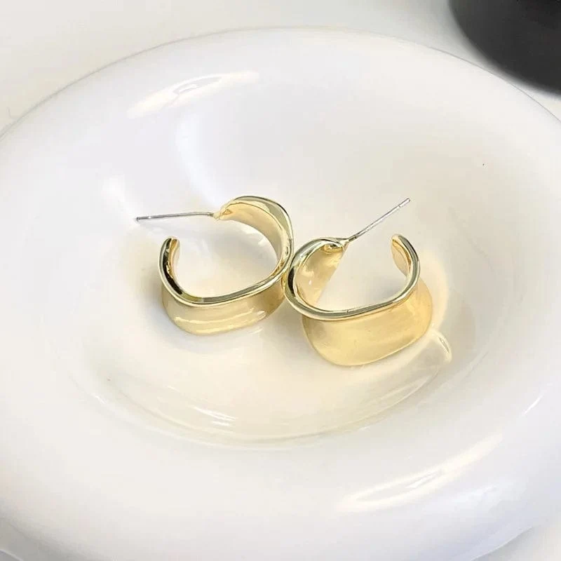 Adolph Trendy Metall Geometrie Hoop Ohrring Mode Neue Design Unregelmäßige Minimalistischen Ohrringe für Frauen Mode Schmuck Geschenk 2023