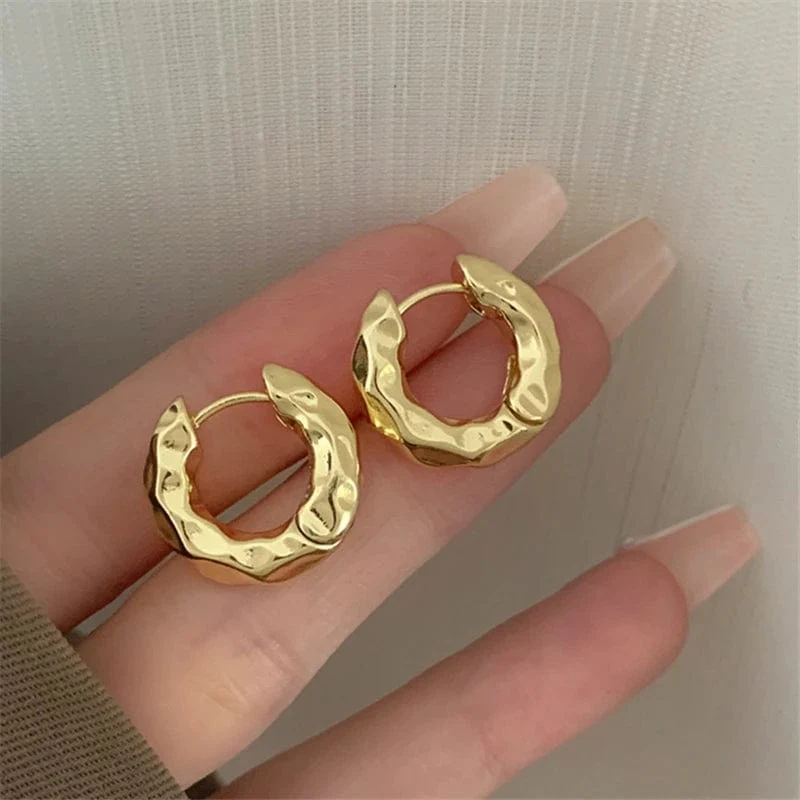 Adolph Trendy Metall Geometrie Hoop Ohrring Mode Neue Design Unregelmäßige Minimalistischen Ohrringe für Frauen Mode Schmuck Geschenk 2023