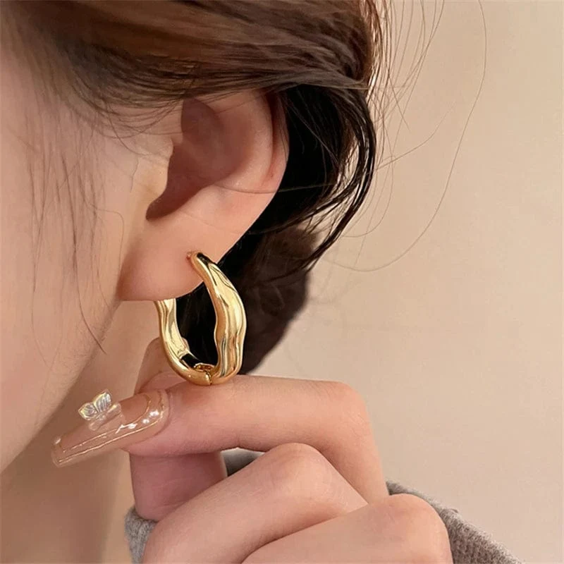 Adolph Trendy Metall Geometrie Hoop Ohrring Mode Neue Design Unregelmäßige Minimalistischen Ohrringe für Frauen Mode Schmuck Geschenk 2023